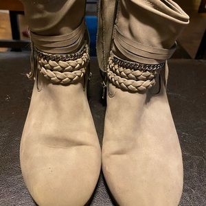 Girls ankle boots sz 4